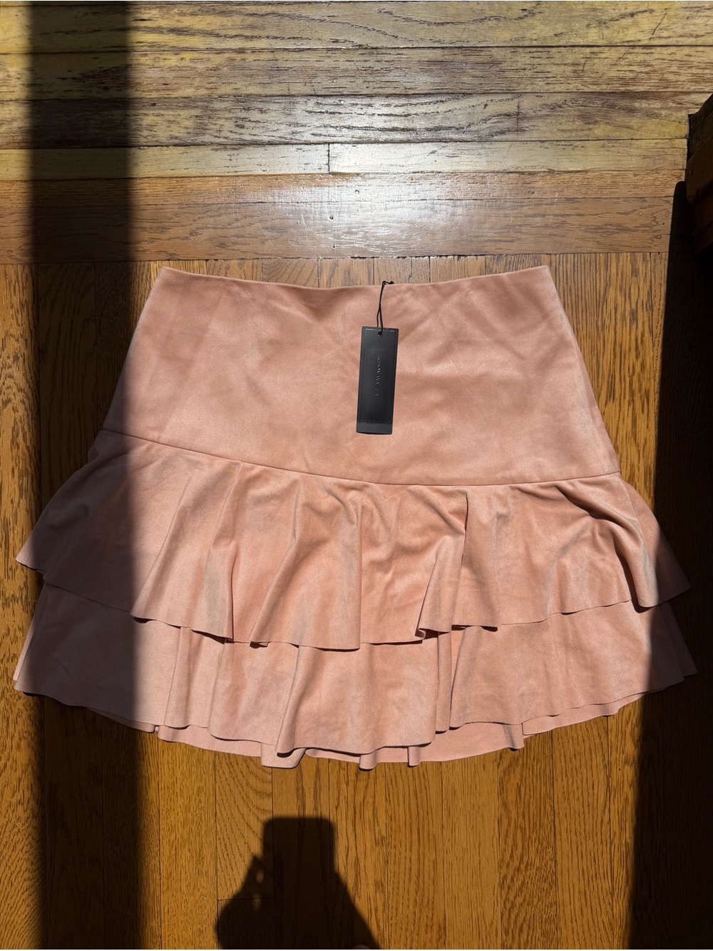 NWT - BCBGMaxAzria “Jasmina” Blush Tiered Mini Skirt (L)